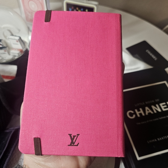 Louis Vuitton Pink Monogram Small Notebook! - Picture 11 of 11